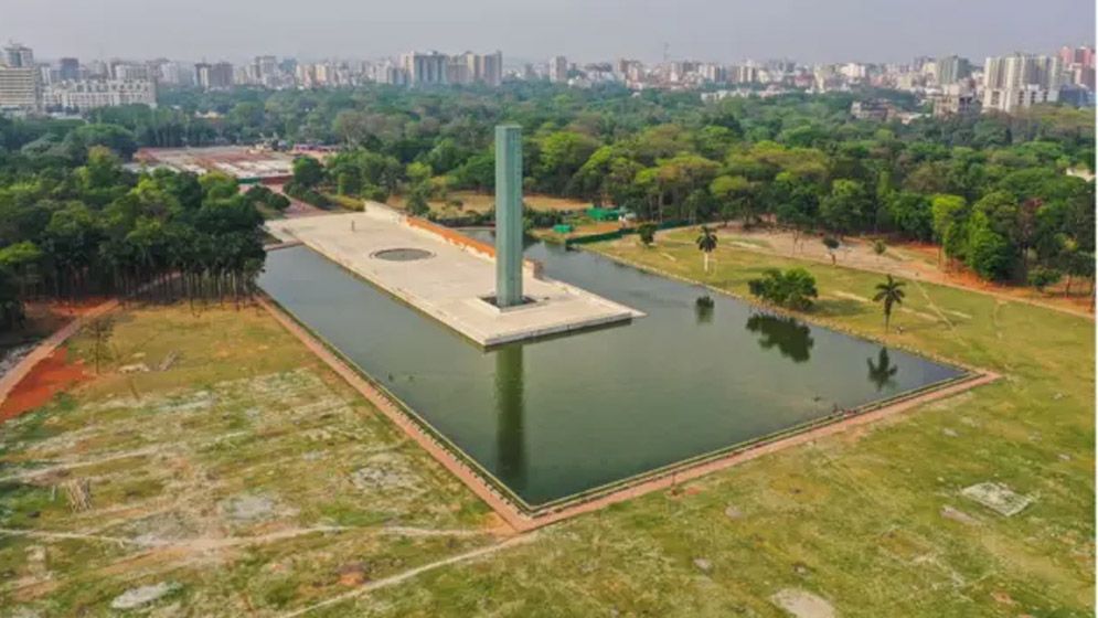 সোহরাওয়ার্দী উদ্যানে একই দিনে দুই রাজনৈতিক দলের সম্মেলন ঘিরে জটিলতা এবং বিভ্রান্তি সৃষ্টি হয়েছে।