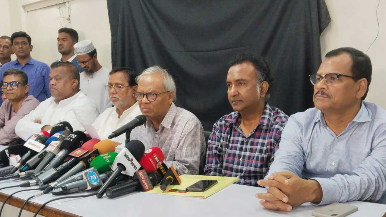 মন্তব্য রিজভীর/অপরাধী আ.লীগ নেতাদের জামাই আদরে আদালতে হাজির করা হচ্ছে