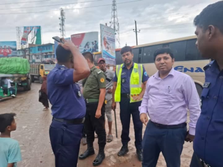 ঢাকা-সিলেট মহাসড়ক পরিদর্শনে ইউএনও রাস্তারগর্ত দ্রুত মেরামতের আশ্বাস