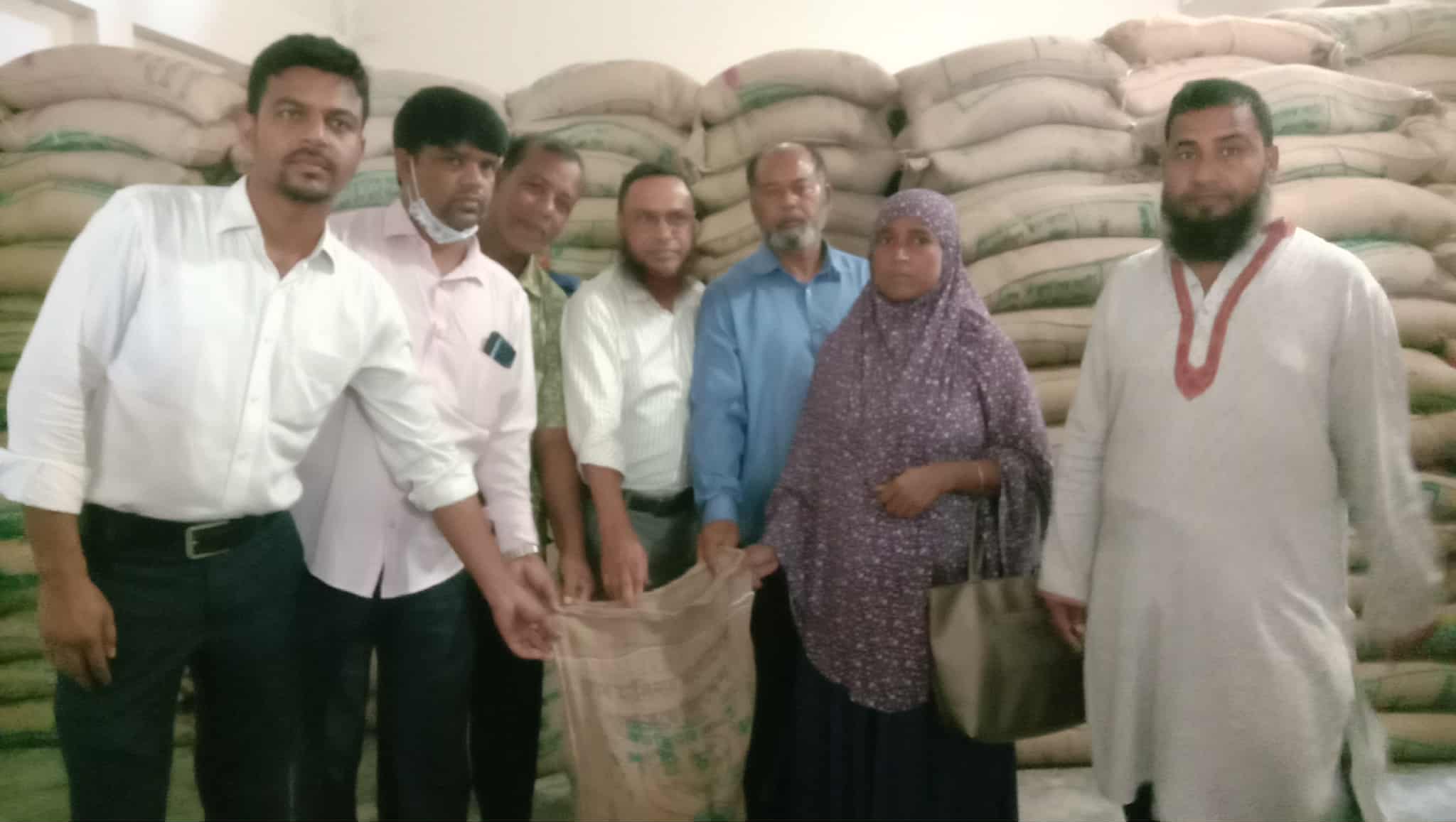 শেরপুরের ঝিনাইগাতীতে হতদরিদ্র পরিবার পেলো ভিডব্লিবি’র চাল