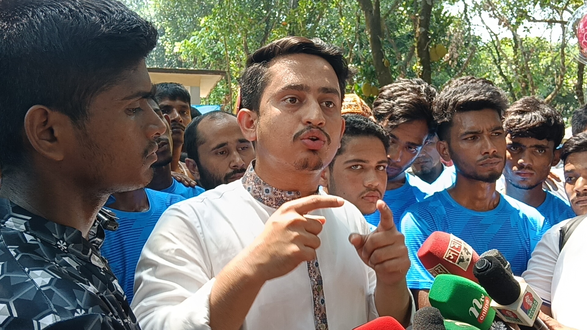 জাতীয় নাগরিক পার্টির মুখ্য সংগঠক সারজিস আলমের মাজার পরিদর্শন মোদির বক্তব্যে উগ্র সাম্প্রদায়িকতার ছোয়া পাই: সারজিস আলম