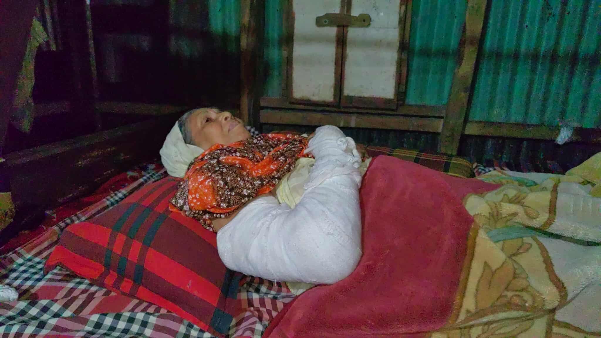 রাজৈরে সত্তরোর্ধ্ব বৃদ্ধাকে পেটানোর ঘটনায় দুইভাই গ্রেপ্তার