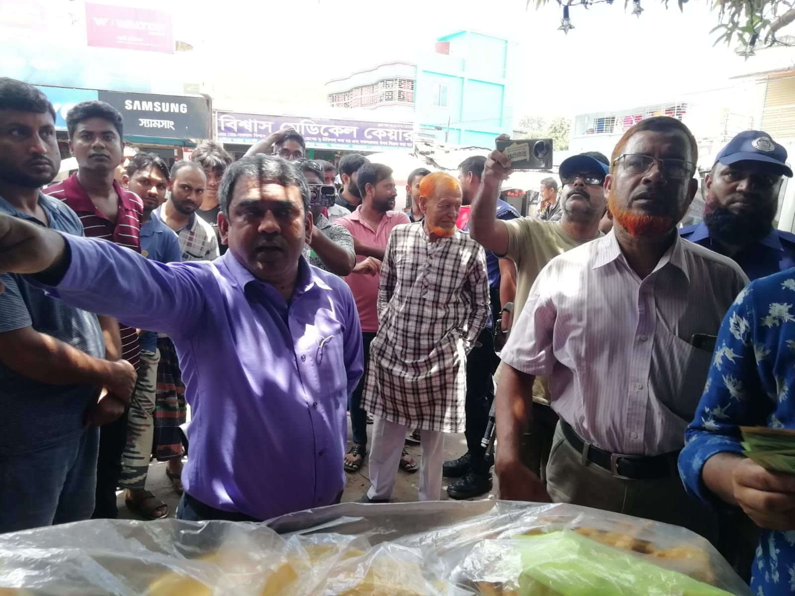 চুয়াডাঙ্গায় ভোক্তা অধিদপ্তরের অভিযানে ৩ প্রতিষ্ঠানকে ৫০ হাজার টাকা জরিমানা