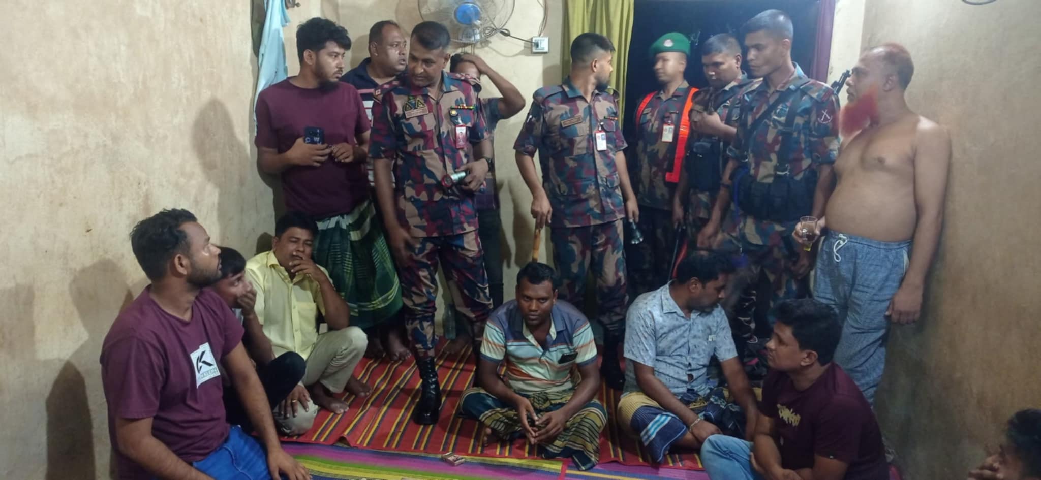 ভেড়ামারায় প্রকাশ্যে জুয়া খেলার অপরাধে ১৮ জনকে বিভিন্ন মেয়াদে কারাদণ্ড