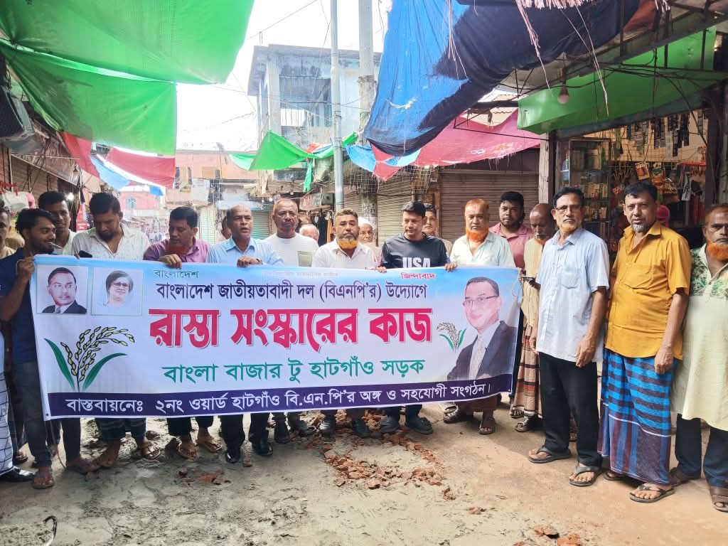 সোনাইমুড়িতে বিএনপি নেতাদের উদ্যোগে আড়াই কিলোমিটার রাস্তা সংস্কার