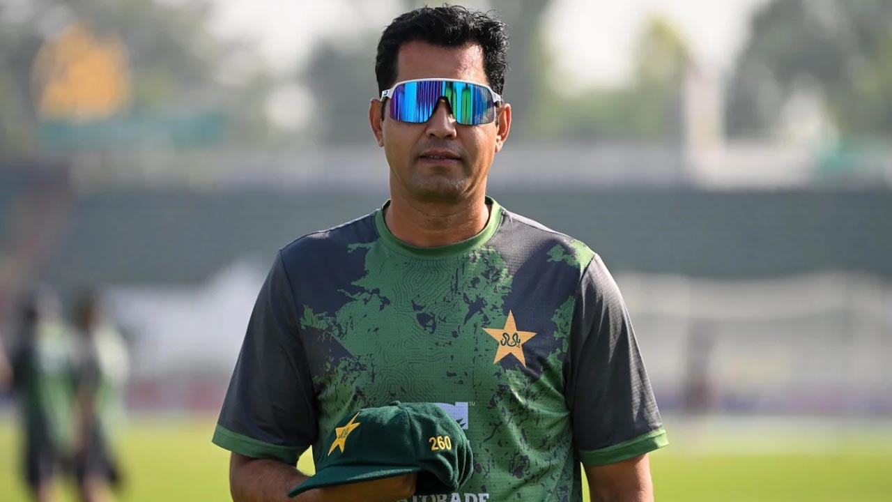 ৩৮ বছর ২৯৯ দিন বয়সে জাতীয় দলে অভিষেক আফ্রিদির