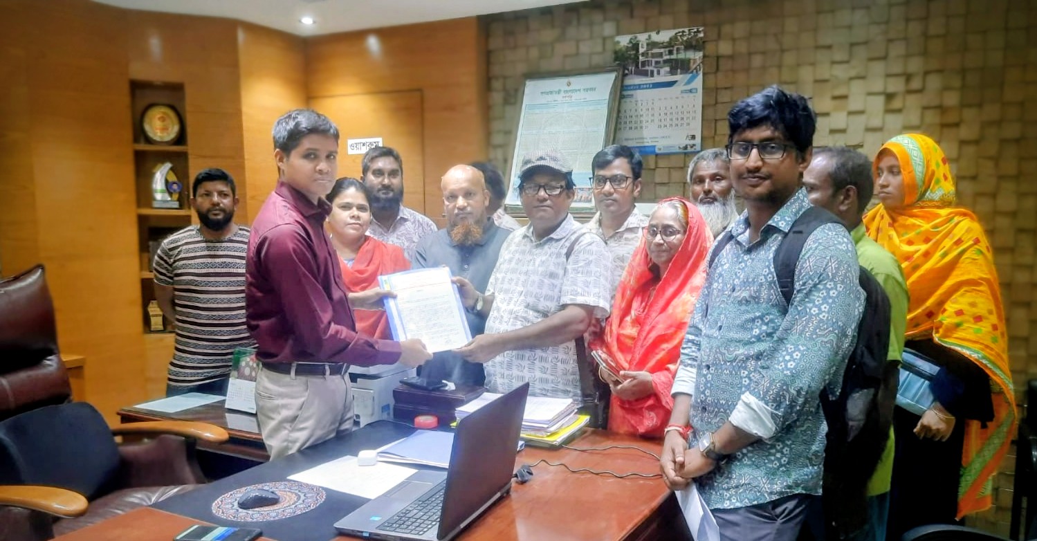 ৭ দফা দাবিতে সড়ক ও জনপথ অধিদপ্তরের কর্মচারীদের স্মারকলিপি প্রদান