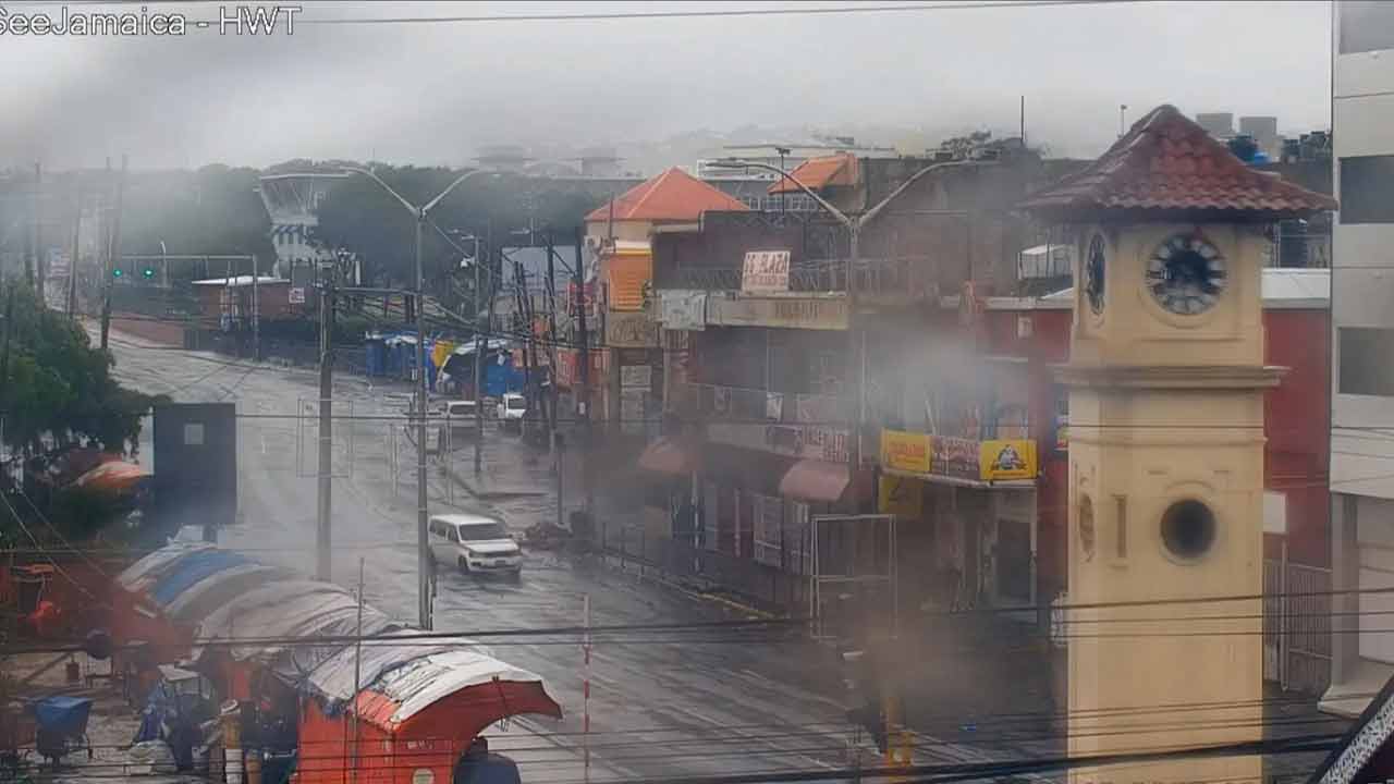 জ্যামাইকায় তাণ্ডব চালিয়ে কিউবার দিকে ধেয়ে যাচ্ছে হারিকেন মেলিসা