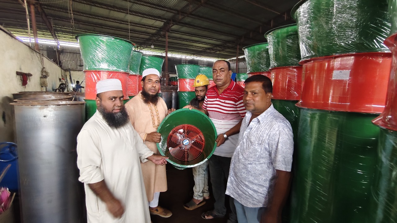 ফরিদপুরে জনপ্রিয় হয়ে উঠেছে ব্লোয়ার মেশিন-শতভাগ ঘাটতি মিটবে পেঁয়াজ সংরক্ষণে