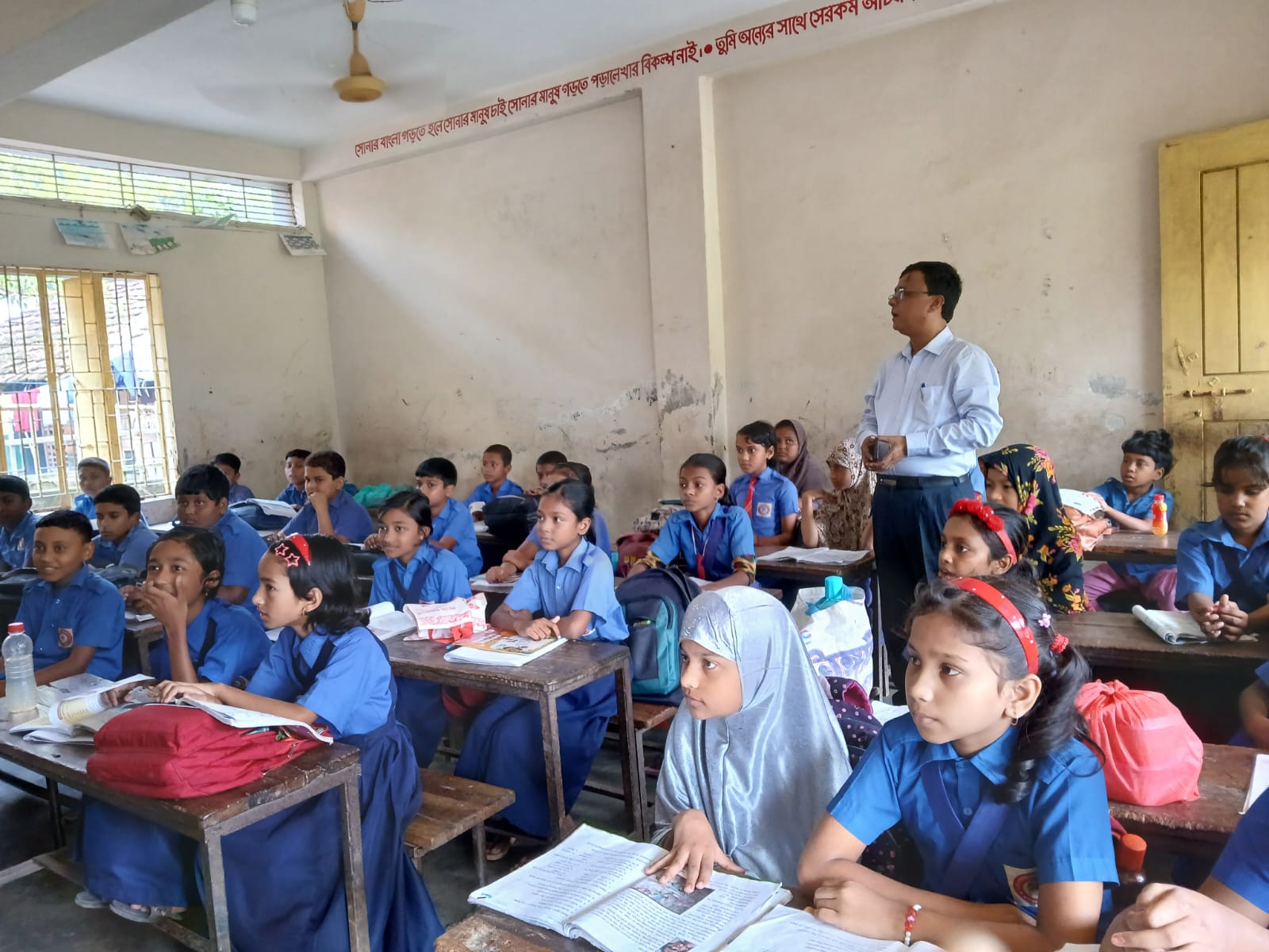 সাতক্ষীরায় প্রাথমিক বিদ্যালয়ে প্রধান শিক্ষকসহ ১১শ ২৯ পদ শূন্য-পাঠদান ও প্রশাসনিক কার্যক্রম ব্যাহত