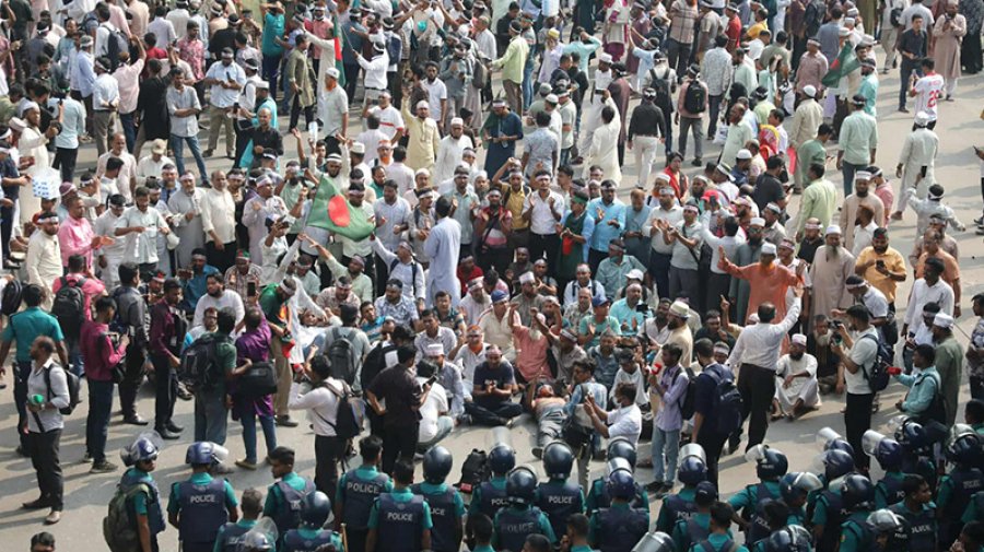 আন্দোলন অব্যাহত রাখার সিদ্ধান্ত শিক্ষকদের