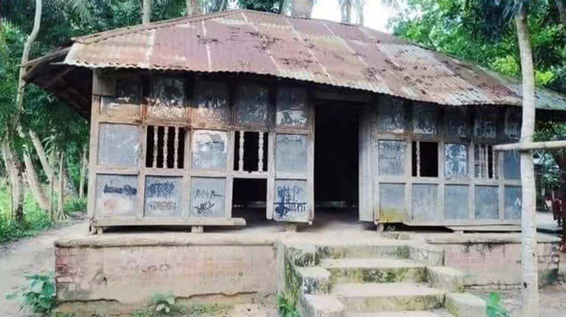 সিরাজগঞ্জে হারিয়ে যাচ্ছে একসময়ের  ঐতিহ্য কাচারি ঘর