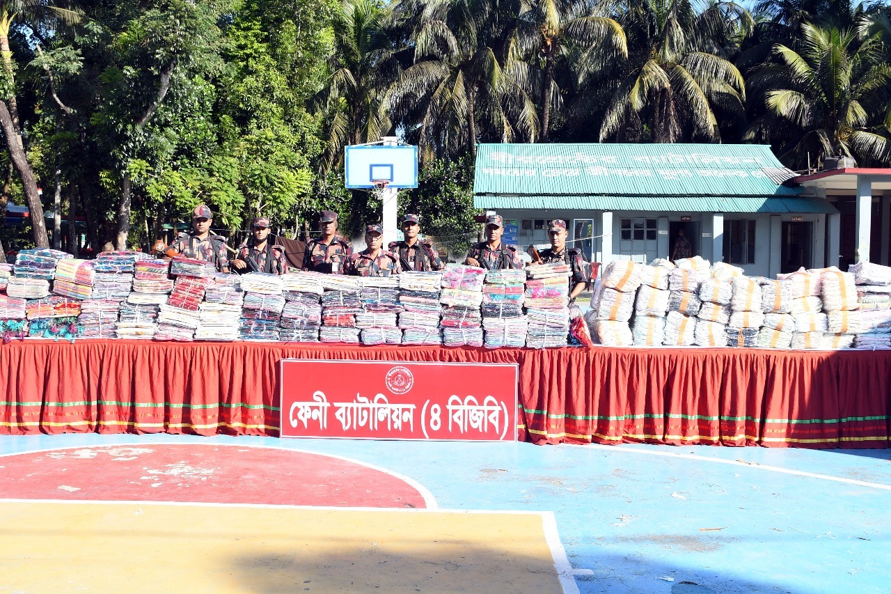  ফেনীতে দুই দিনে সীমান্তে কোটি টাকা মূল্যের ভারতীয় মালামাল জব্দ করেছে ৪ বিজিবি
