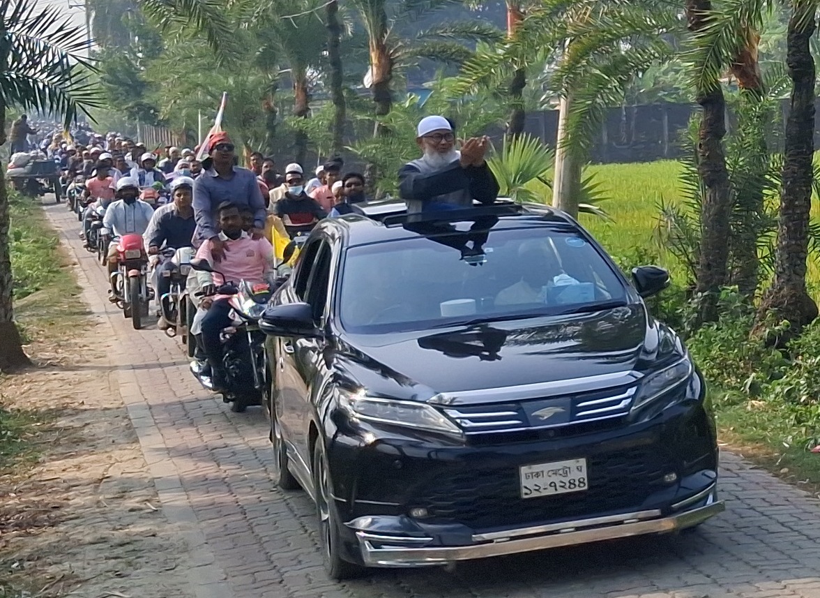 সাতক্ষীরায় জামায়াতের মোটরসাইকেল শোভাযাত্রায় মানুষের ঢল