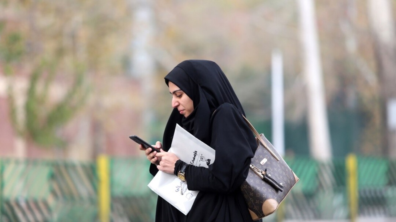 বৈশ্বিক ইন্টারনেট থেকে স্থায়ীভাবে বিচ্ছিন্ন হওয়ার পরিকল্পনা ইরানের