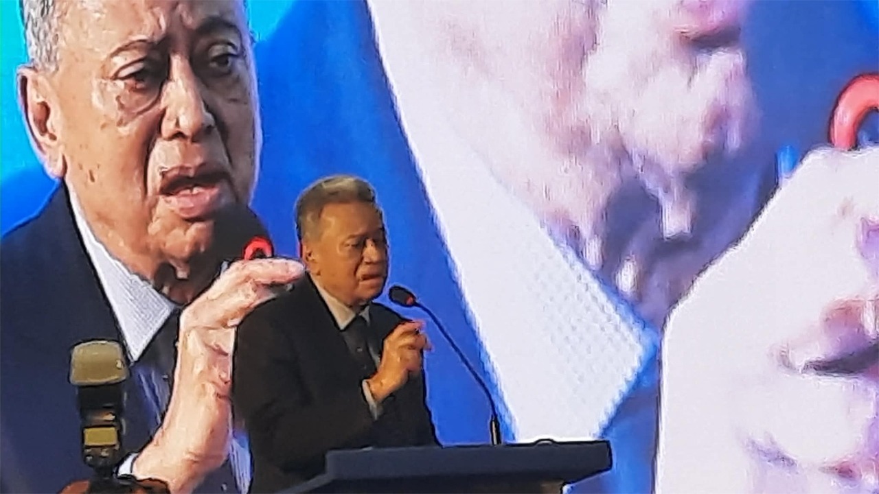 রাজনীতিবিদদের প্রতি আস্থা তৈরি করার দায়িত্ব রাজনীতিবিদদেরই : আমীর খসরু